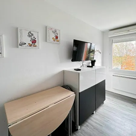 Apartment Le 82 - Pour 4 A 3 Minutes De Disneyland Paris Montevrain